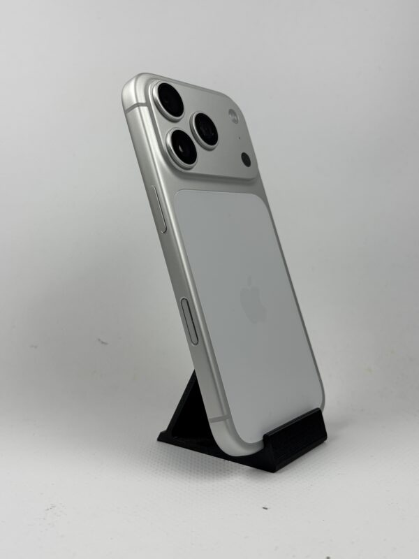 Refurbished iPhone 17 Pro 256GB